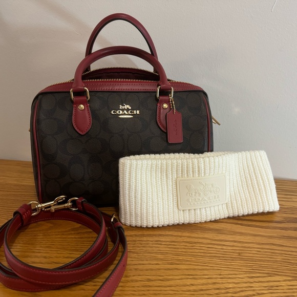 Leather Coach Rowan Satchel Brown crafted Signature-coated canvas lining. - Picture 12 of 12